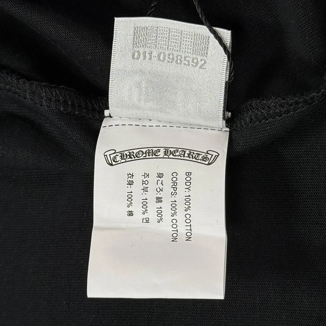 P170 Chrome Hearts Chrome Hearts 25 high-end versions. The fabric is made of 300 grams of high-density pure cotton. It does not deform or shrink. It has three labels. It is the same style for men and women. Technology: Digital printing. Color: White. Black. SIZE: S-XL.